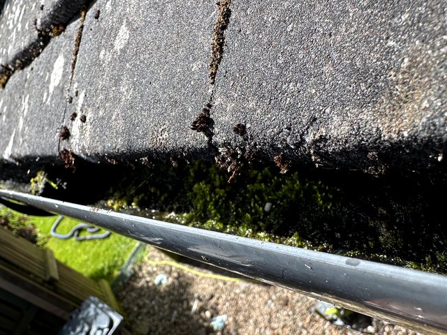 Gutter before cleaning, job 3